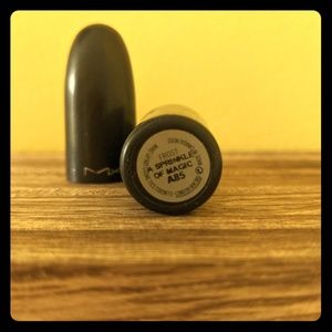 A sprinkle of magic mac lipstick